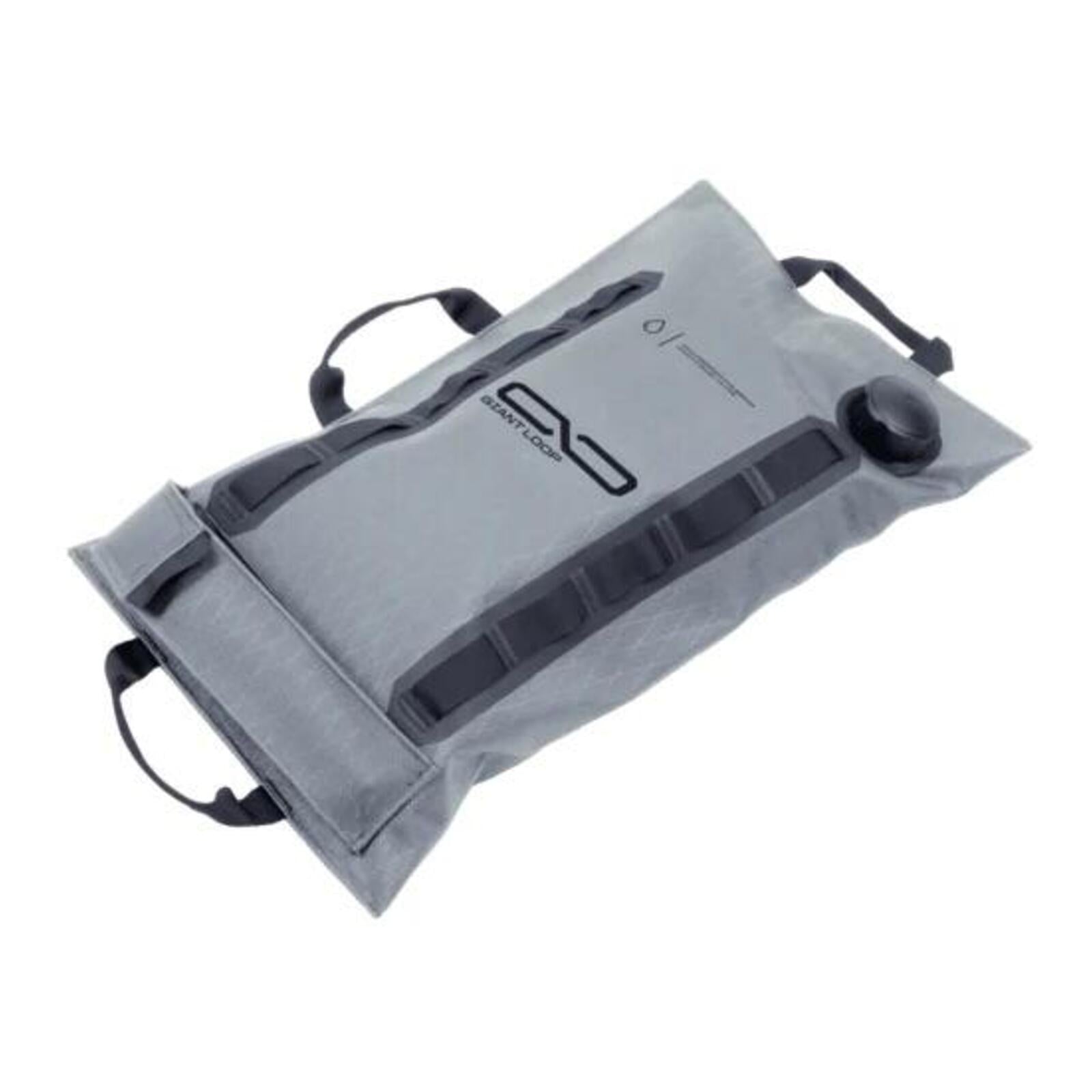Giant Loop Armadillo Utility Bladder '26 - Grey (7.6L) GLAB26G2G#