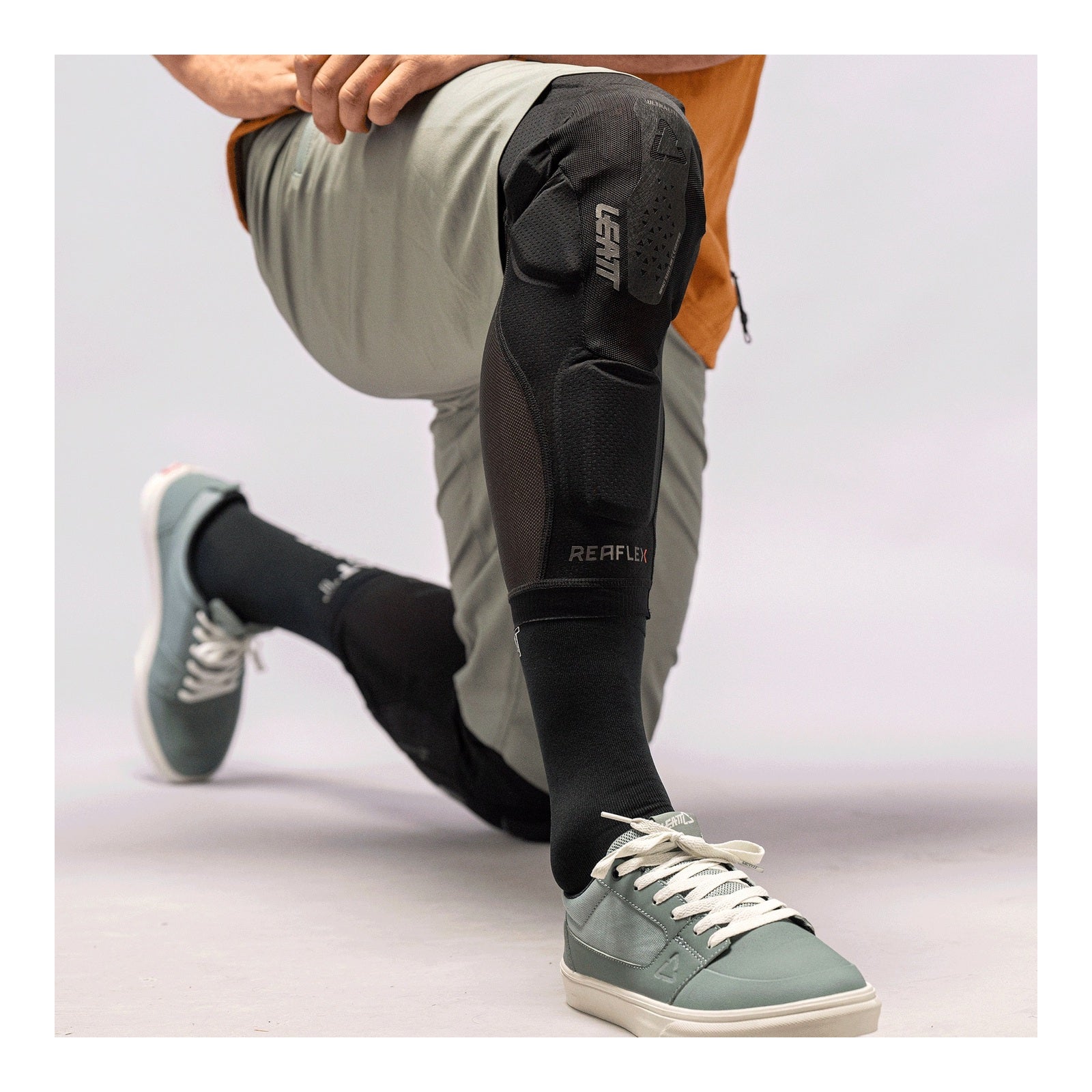 Leatt ReaFlex Knee Guard Ultralite EXT - Black (2XL) LE5026011514#